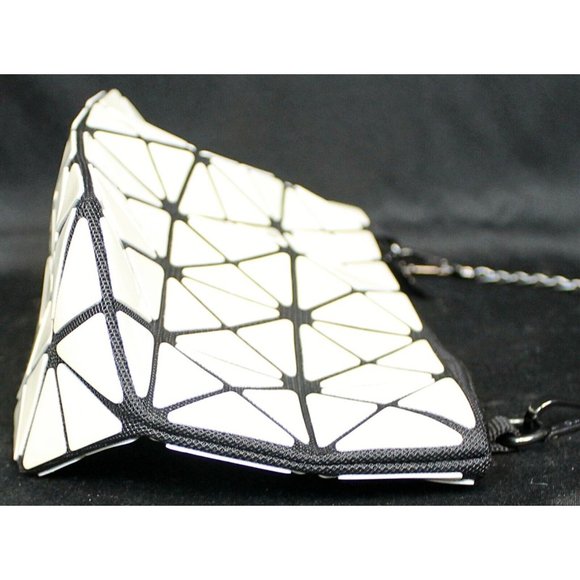 White Triangle Prism Geometric Bag Crossbody Purse Removable Chain 9.5" x 5" - Picture 8 of 13